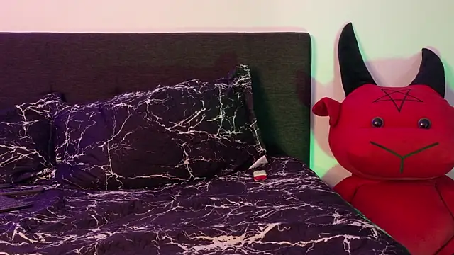 Snapshot of BambiiQueen chatting on March 9, 2026, 3:26 pm BambiiQueen online show from March 9, 2026, 3:26 pm