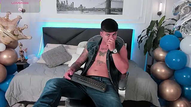 Cristopher strong online show from May 20, 2026, 12:46 pm