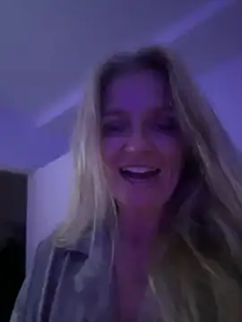 AlisonXCristal online show from July 30, 2026, 9:47 pm