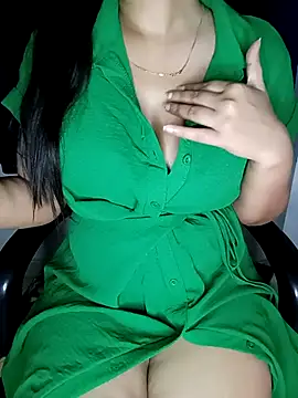 Snapshot of Ms_Neera chatting on January 5, 2026, 8:45 pm Ms Neera online show from January 5, 2026, 8:45 pm