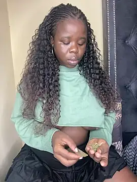 Snapshot of DarkBerry87 chatting on April 14, 2026, 8:47 pm DarkBerry87 online show from April 14, 2026, 8:47 pm