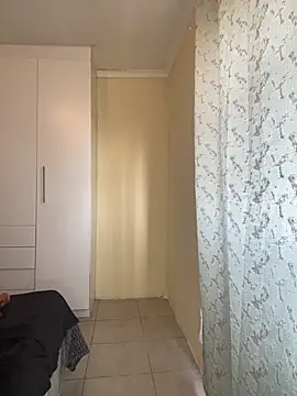 DarkBerry87 online show from November 26, 2025, 4:01 am