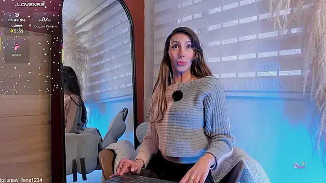 luna willians online show from March 24, 2026, 1:33 pm