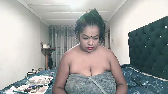 Snapshot of Indianmayaxoxo chatting on May 28, 2026, 5:15 am Indianmayaxoxo online show from May 28, 2026, 5:15 am