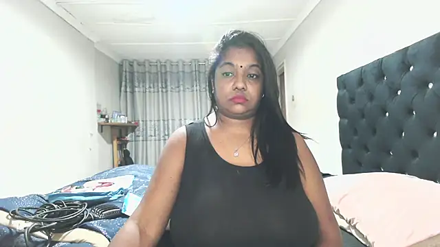Snapshot of Indianmayaxoxo chatting on May 8, 2026, 9:40 pm Indianmayaxoxo online show from May 8, 2026, 9:40 pm