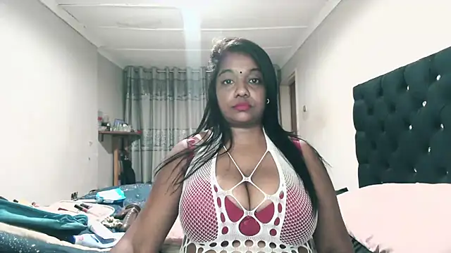Snapshot of Indianmayaxoxo chatting on May 12, 2026, 8:04 pm Indianmayaxoxo online show from May 12, 2026, 8:04 pm