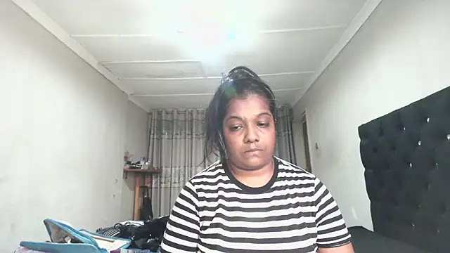 Snapshot of Indianmayaxoxo chatting on May 26, 2026, 12:03 pm Indianmayaxoxo online show from May 26, 2026, 12:03 pm