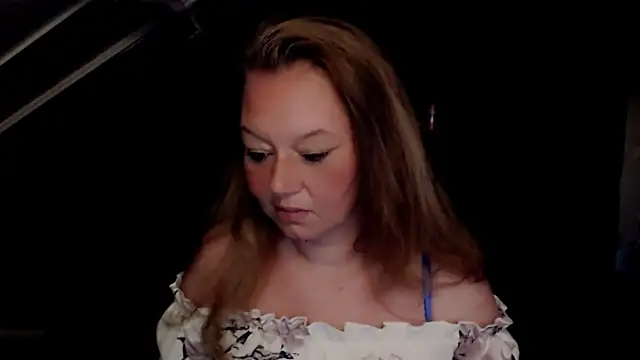 roxanna24 online show from May 17, 2026, 6:08 pm