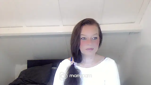 roxanna24 online show from February 22, 2026, 7:04 pm