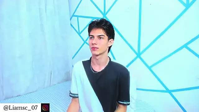 liam scott77 online show from June 6, 2026, 2:33 pm