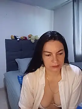 renata hot1 online show from May 25, 2026, 9:35 pm