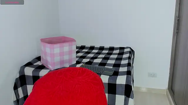 Snapshot of Natasha_su_ chatting on January 16, 2025, 11:59 pm Natasha su online show from January 16, 2025, 11:59 pm