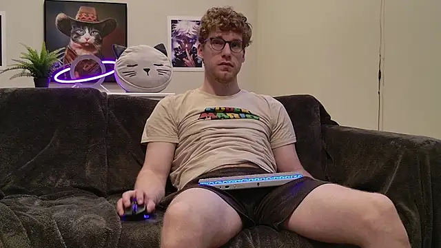 BlueEyedTallGuy94 online show from November 1, 2025, 6:46 pm