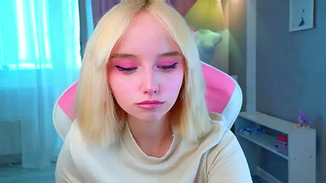 b4by LoL1 online show from March 20, 2026, 11:44 am