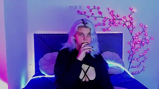 JoannLowe online show from May 18, 2026, 6:56 pm