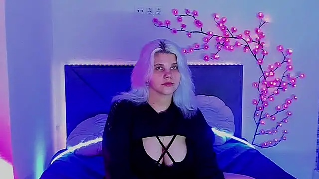 JoannLowe online show from May 13, 2026, 7:21 pm