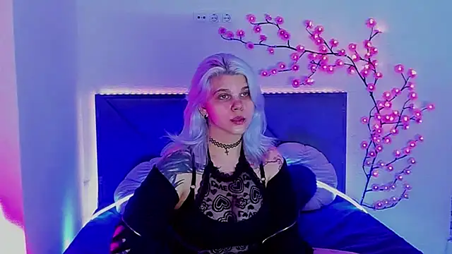 JoannLowe online show from May 2, 2026, 6:46 pm