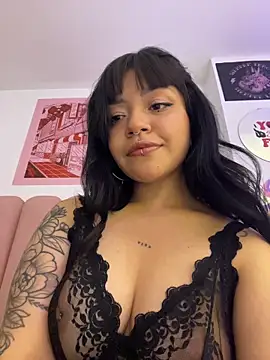 Ashley Chriss online show from December 4, 2025, 4:00 am