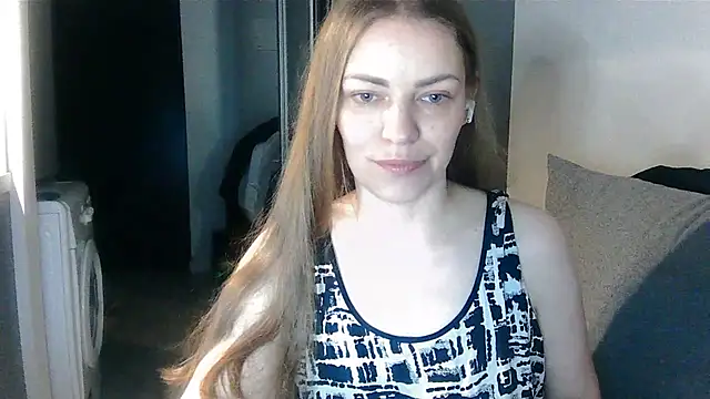 AnnaDiamond1 online show from July 12, 2026, 8:53 pm