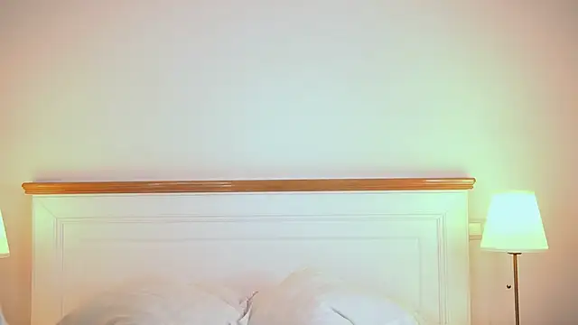 AdelineKing online show from June 25, 2026, 1:36 am
