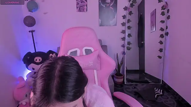 cami mila9 online show from November 14, 2025, 7:39 pm