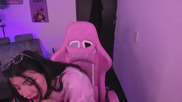 cami mila9 online show from December 1, 2025, 10:32 pm