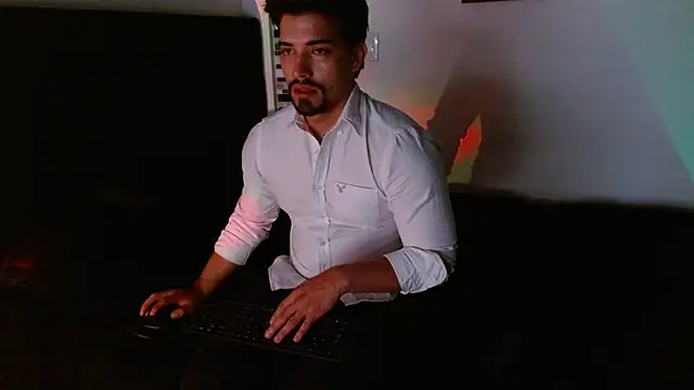 Ian Daviz online show from December 18, 2025, 8:23 pm