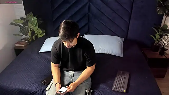 Ian Daviz online show from October 5, 2025, 11:45 am