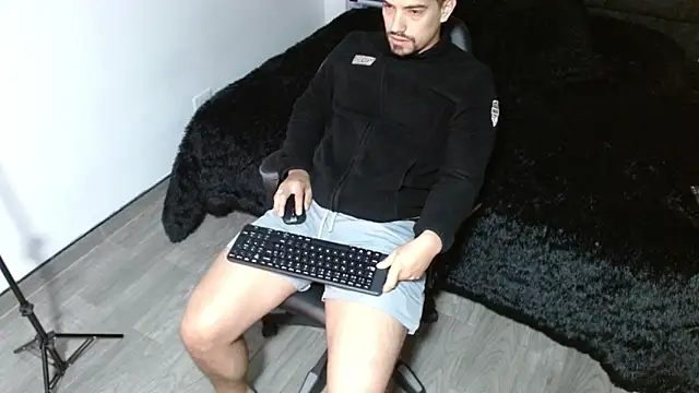 Snapshot of Ian_Daviz chatting on February 15, 2026, 8:57 am Ian Daviz online show from February 15, 2026, 8:57 am