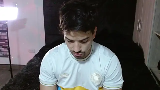 Snapshot of Ian_Daviz chatting on March 1, 2026, 9:09 am Ian Daviz online show from March 1, 2026, 9:09 am