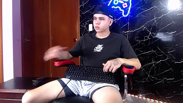 Snapshot of maty_hardx chatting on December 4, 2024, 3:15 pm maty hardx online show from December 4, 2024, 3:15 pm