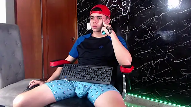 Snapshot of maty_hardx chatting on March 5, 2025, 6:34 pm maty hardx online show from March 5, 2025, 6:34 pm