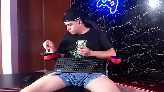 Snapshot of maty_hardx chatting on January 7, 2025, 2:30 pm maty hardx online show from January 7, 2025, 2:30 pm