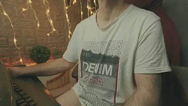 alex-volo online show from December 15, 2025, 4:51 am