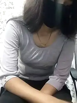 Snapshot of Kashish_18 chatting on January 19, 2025, 6:09 am Kashish 18 online show from January 19, 2025, 6:09 am