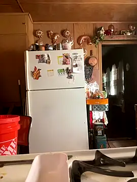 Snapshot of SmokingSloth chatting on December 21, 2025, 9:15 pm SmokingSloth online show from December 21, 2025, 9:15 pm