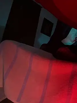 PutaNieves1983 online show from April 11, 2026, 5:26 am