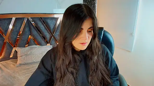 Amara vega online show from December 2, 2025, 1:46 pm