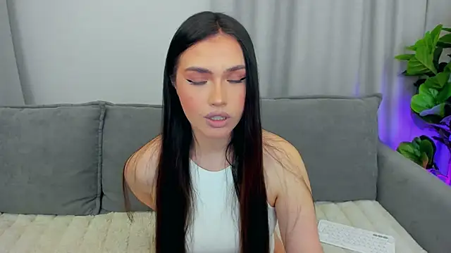 sexyangeloux online show from March 6, 2026, 8:37 pm