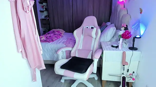 NaomiAsha online show from January 9, 2026, 11:33 pm