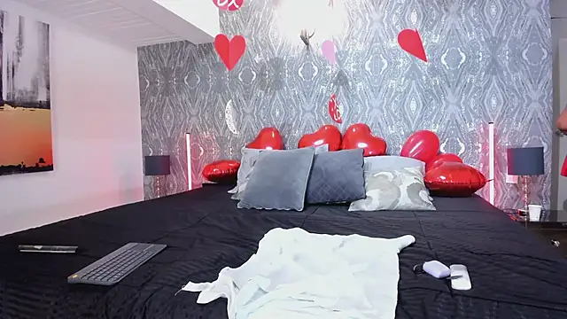 NaomiAsha online show from February 13, 2026, 4:01 am