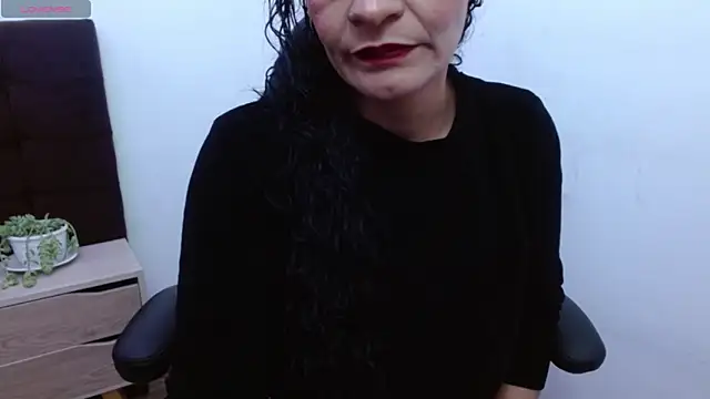 AlexandraJones  online show from October 13, 2025, 8:32 pm