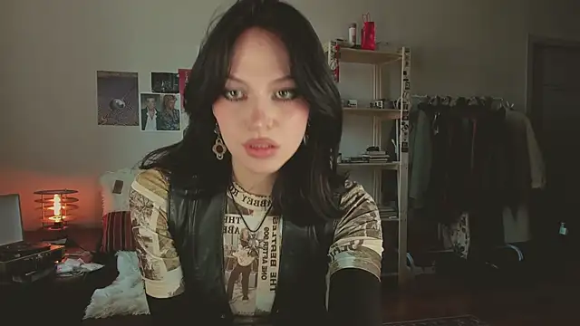 Niky  Jess online show from April 12, 2026, 1:36 pm