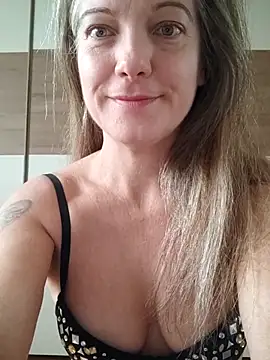 Snapshot of Dark_Angel_22 chatting on September 22, 2025, 7:03 am Dark Angel 22 online show from September 22, 2025, 7:03 am