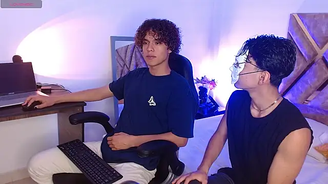 Snapshot of nickolas_moon chatting on March 8, 2025, 6:05 pm nickolas moon online show from March 8, 2025, 6:05 pm