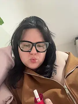 SharonSharpblade online show from January 22, 2025, 3:40 pm