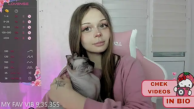 Snapshot of shy_melony chatting on October 15, 2025, 2:03 pm shy melony online show from October 15, 2025, 2:03 pm