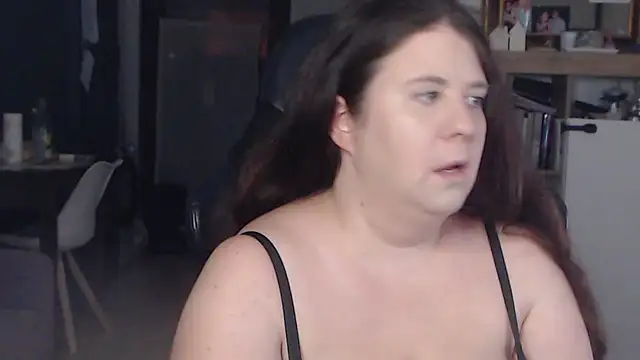 valerysexy online show from July 7, 2026, 9:51 pm