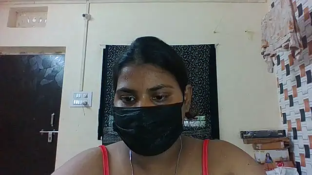 Hotmilfxox online show from June 1, 2026, 9:53 am