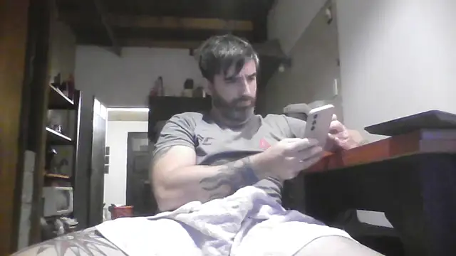 ozzypsico13 online show from May 22, 2026, 10:52 pm